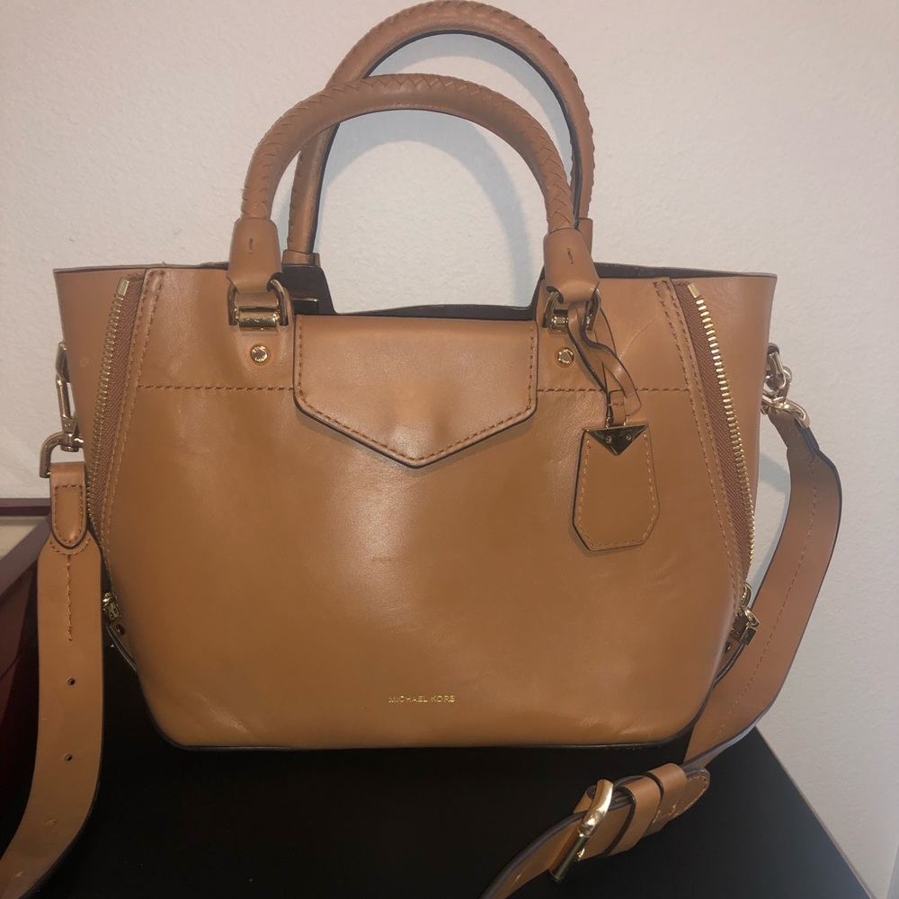 Beautiful Michael Kors small tote